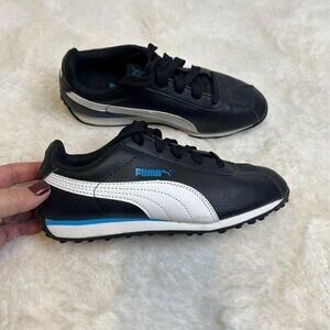 PUMA sneakers. Boys size 2.5. New condition.